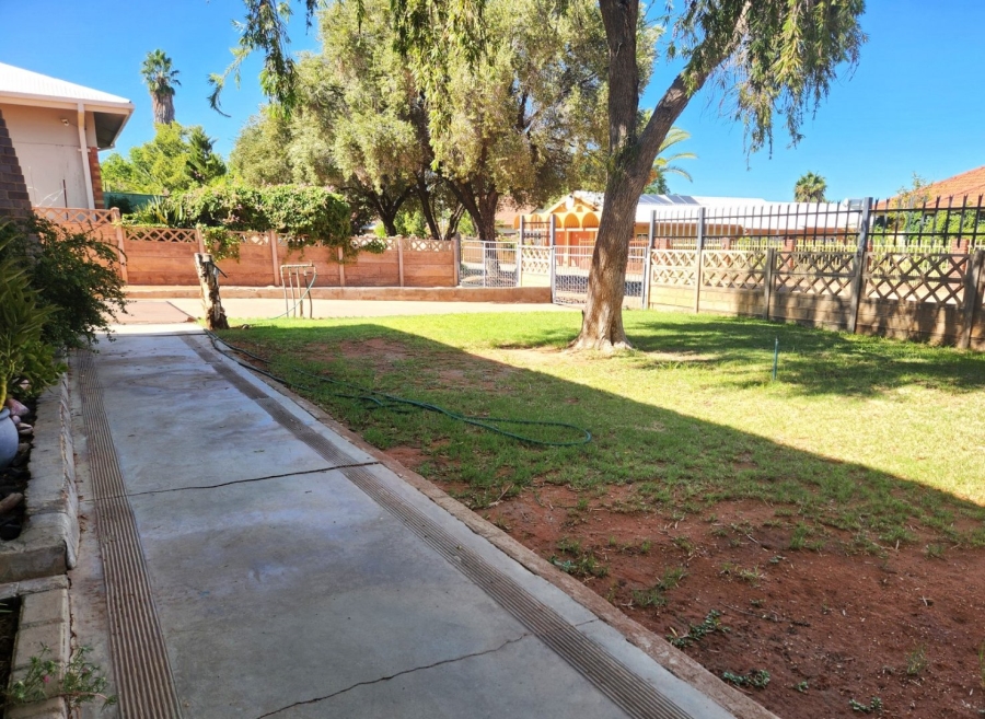 4 Bedroom Property for Sale in Die Rand Northern Cape